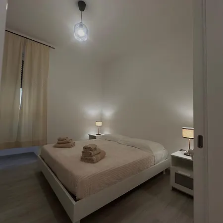 アパート Florian Apartament *